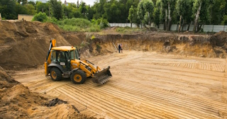 Разработка котлована Нововоронеж стоимость за от 567 руб. м3 - заказать работы по копке и рытью котлованов | траншей
